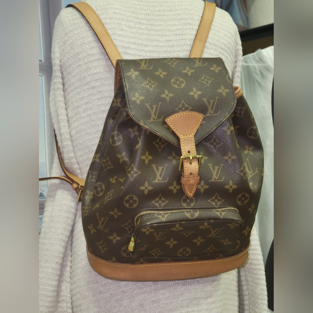 AUTHENTIC LOUIS VUITTON Montsouris MM Backpack SP0091, Includes Shopping Bag